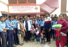 अनाथ बाल बालिकालाइ विद्यार्थीले गरे सहयोग