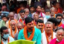 नगर प्रमुख मेहता द्धारा मन्दिरको उद्धघाटन ।