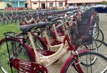 साइकल वितरणमा भिआइपिलाइ सहभागी गराउदा विद्यालयको अनवाश्यक खर्च