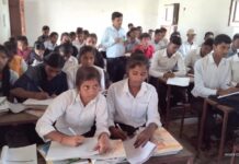 कोभिडको प्रभावमा परेका बालबालिका शिक्षक अभावको मारमा