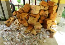 रौतहट प्रहरीले साढ़े १५ लाख बरावरको रक्सी गरे बरामद